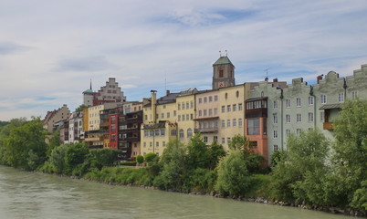 Fototapeta premium Innufer Wasserburg / Bayern / Deutschland