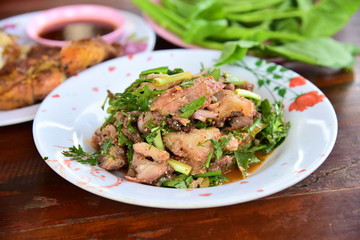 Thai spicy minced beef salad