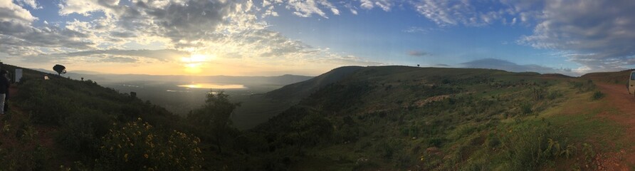 Ngongoro Krater Afrika Serengeti © Tana