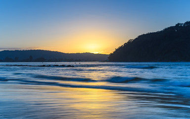 Fototapeta na wymiar A Touch of Yellow - Sunrise Seascape