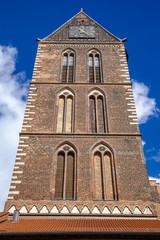 Fototapeta na wymiar Kirchturm Marienkirche Wismar