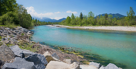 Isar Fluss Landschaft im Frühsommer