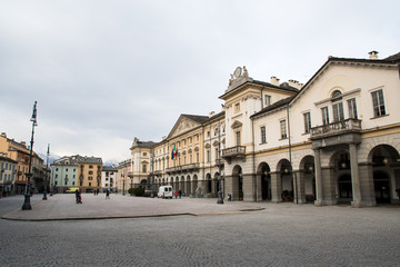 Fototapeta na wymiar アオスタ　市庁舎（イタリア　ヴァッレ・ダオスタ州）