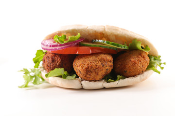 pita bread with vegetable and falafel