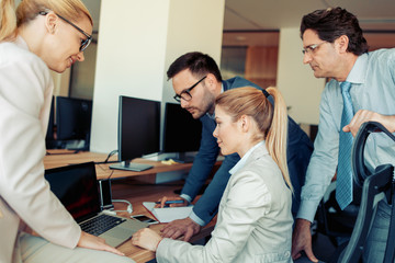 Obraz premium Business people working together in modern office