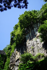 立石寺の百丈岩
