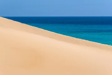Crédence de cuisine en verre imprimé Plage de Sotavento, Fuerteventura, Îles Canaries Sand dunes on the beach in Fuerteventura, Spain