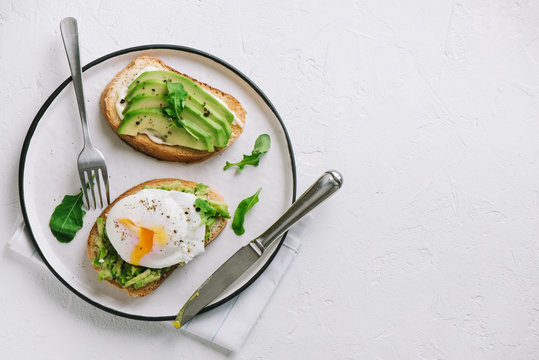 Avocado Sandwich with Poached Egg