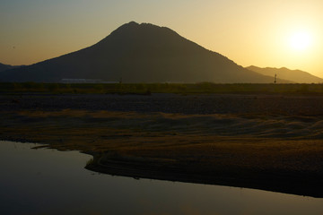 三上山からの朝日