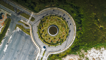 Jardim redondo na rotatória