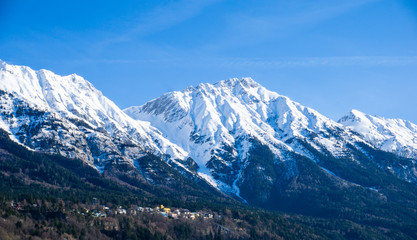 Fototapeta na wymiar Alpen Hafelekarspitze Karwendel schneebedeckt berg innsbruck