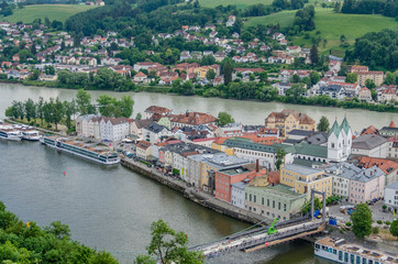 Fototapeta na wymiar View of city of Passau in Germany on river banks
