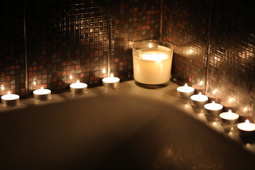 bath with candles and flowers relax spa
