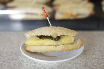 pulga tortilla patata con pimientos