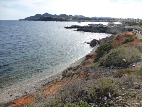 El cabo de Palos, cabo y poblacion de España en aguas del mar Mediterráneo que se encuentra en el municipio de Cartagena, en la Región de Murcia (España)