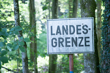 Schild "Landesgrenze" / "Grenzübergang"