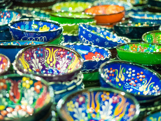 Fototapeta na wymiar Handmade colorful Turkish ceramic plates on market.