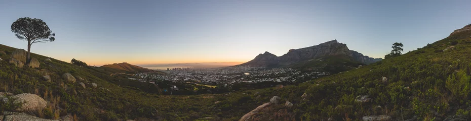 Foto op Canvas Panorama of Table Mountain in Cape Town at sunrise © bradleyvdw