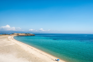 Fototapeta na wymiar Crystal turquoise beaches of Greece. Sithonia