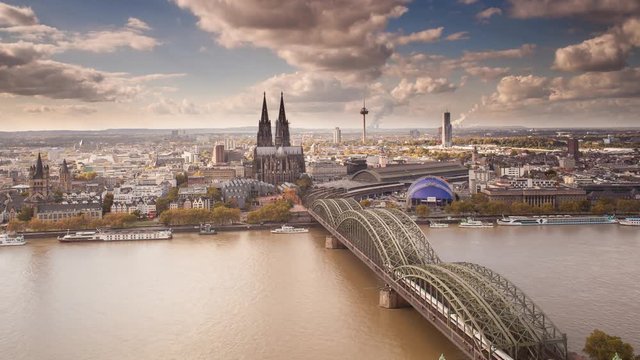The Cathedral (Dom) and River Rhine, Cologne (Koln), North Rhine Westphalia, (Nordrhein-Westfalen), Germany, Europe
