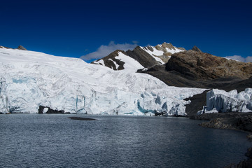 The Pastoruri glacier at the Cordillera Blanca (Peru)