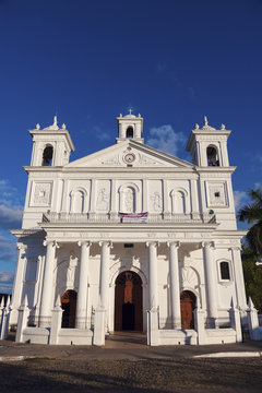 El Salvador, Cuscatlan, Suchitoto, Facade of Santa Lucia Church