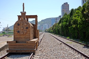 Fototapeta na wymiar 木製の電車
