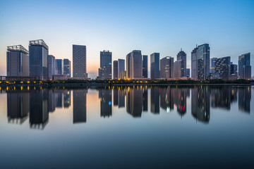 Fototapeta premium nowoczesne miasto nabrzeża w centrum miasta, Chiny.