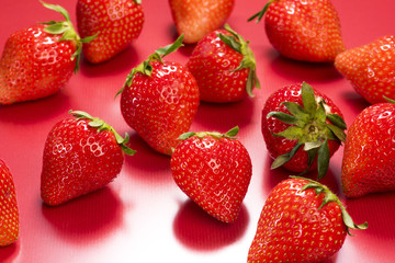 真っ赤に熟した苺