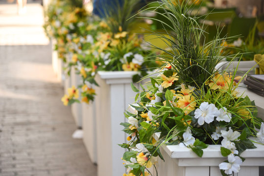 increasing curb appeal of outdoor cafe restaurants with flowers
