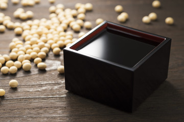 枡にはいった醤油