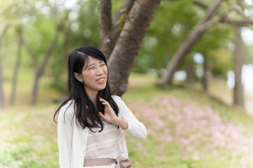Fototapeta premium 公園で彼女とデート