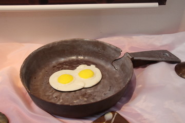 Fried egg | Глазунья на старой сковородке