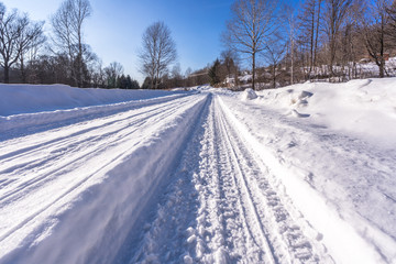 Fototapeta na wymiar winter snow road