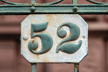 Hausnummer 52