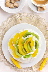 Pavlova meringue cake