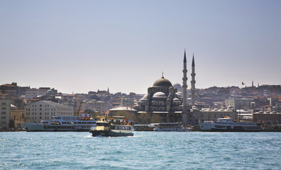 Fototapeta na wymiar Golden Horn in Istanbul. Turkey
