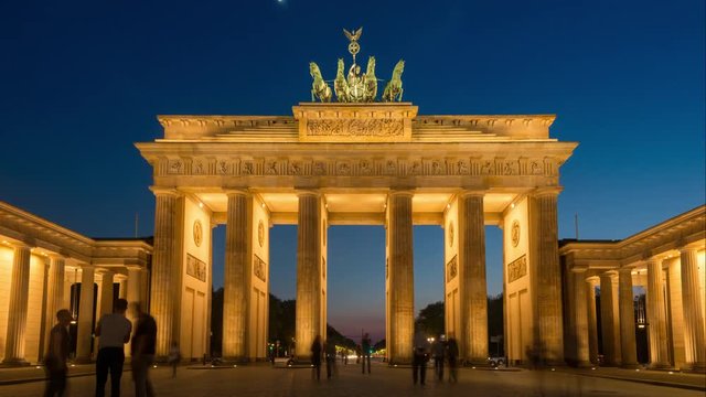 Berlin Time Lapse, Brandenburg Gate at night- 4K Day to Night Time Lapse Video