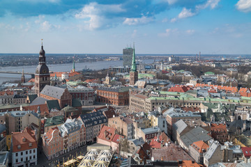 Naklejka na ściany i meble Riga, die Hauptstadt Lettlands, aus der Vogelperspektive