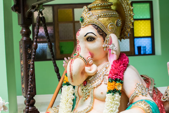 Ganesh Greeting showing photograph of lord ganesha idol
