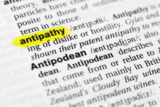 Highlighted English word "antipathy" and its definition in the dictionary