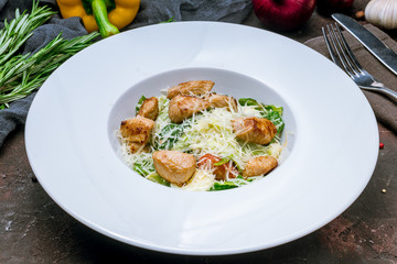 Salad caesar with chicken