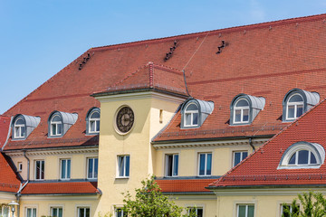 Fototapeta na wymiar Gebäude mit Uhr in Esslingen am Neckar