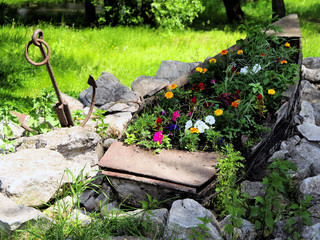 Flower bed - old boa