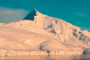  Arctic winter , sunlight on the mountains