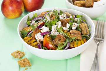 Grilled nectarines, rocket leaves, red onion, goats cheese and croutons salad 