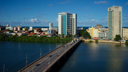 Obraz premium Downtown Recife and Buarque de Macedo Bridge