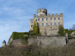 Fototapeta na wymiar Burg Pyrmont bei Roes / Maifeld