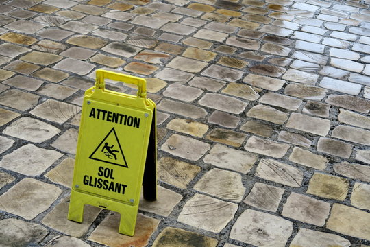 Attention sol glissant