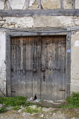 Fototapeta na wymiar Eski evler ve kapılar